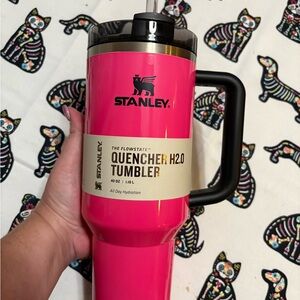 Stanley Neon Pink 40oz Quencher H2.0 Tumbler